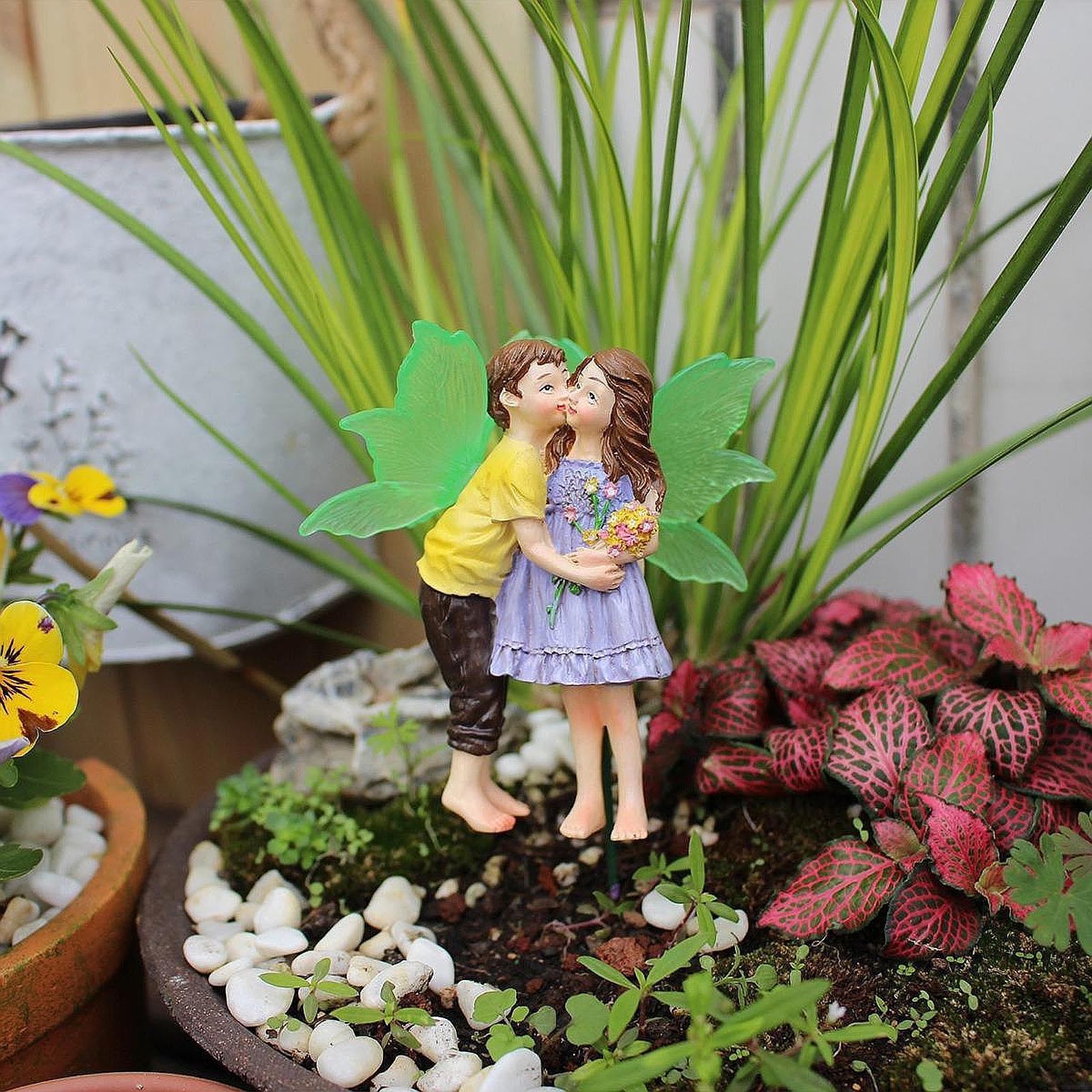 Fairy and Boy Kissing Figurine - đánh giá và giá Bonsai Garden Entrance